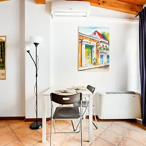 Cosy Corso Lodi & Porta Romana M3 , Milán Italia